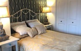 Lovely Room In Period Townhouse